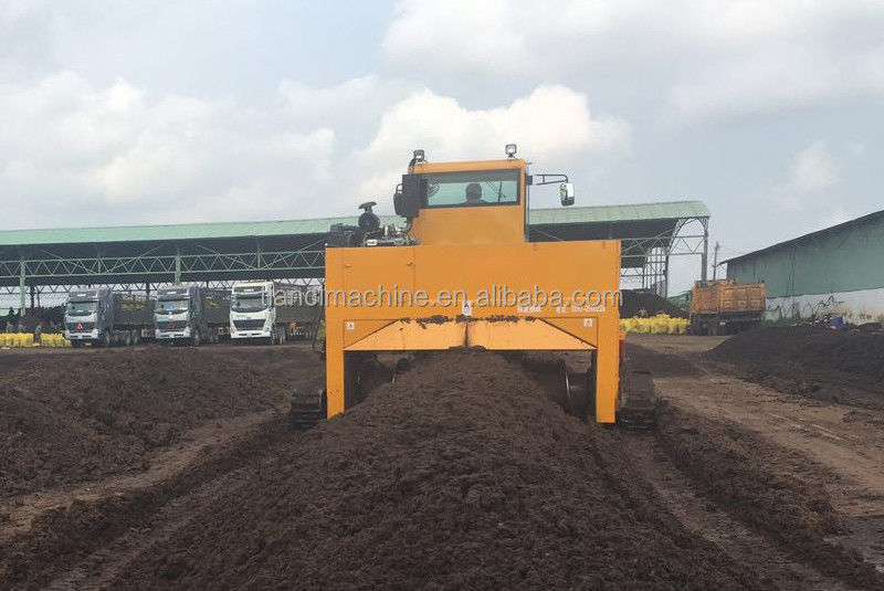 Diesel Crawler Type Compost Turner Machine 500-1800m3/h Kapasitas Pengolah Fermentasi Baja Organik