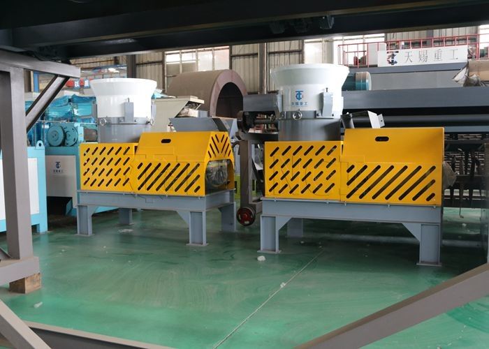 Lini Produksi Granul Bentuk Oblat Lini Granulasi Tekan Die Datar untuk Produksi Skala Besar