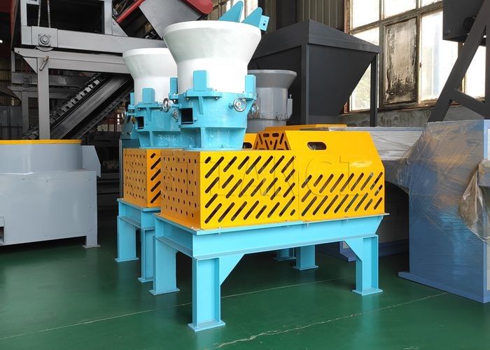 Granulasi Kotoran Hewan Granulator Kotoran Kucing Granulator Ekstrusi Film Datar Granulator Produksi