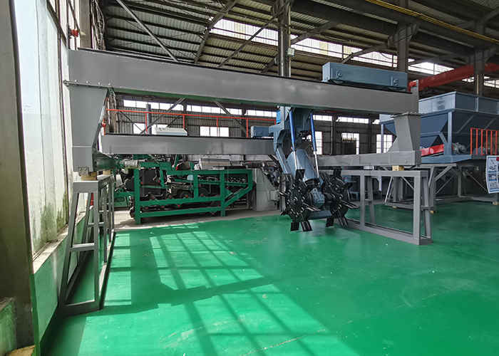 Fermentasi limbah hewan Kompos Mesin Roda Jenis Kompos Turner Untuk pupuk hewan