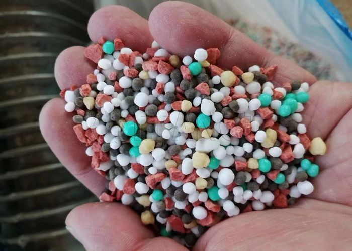 Baris produksi pupuk BB Baris produksi pengaduk nitrogen, fosfor dan kalium