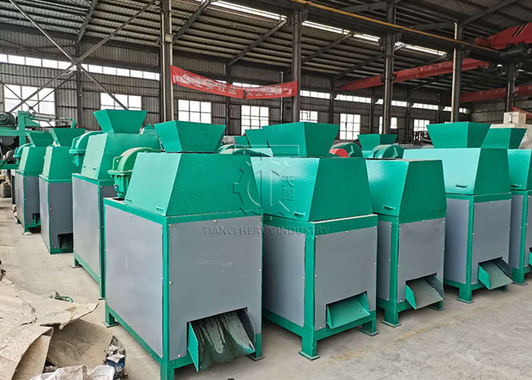Rusia Merah MOP Mesin granulator mesin penggulung kering Rusia Merah MOP lini produksi ekstrusi granulasi