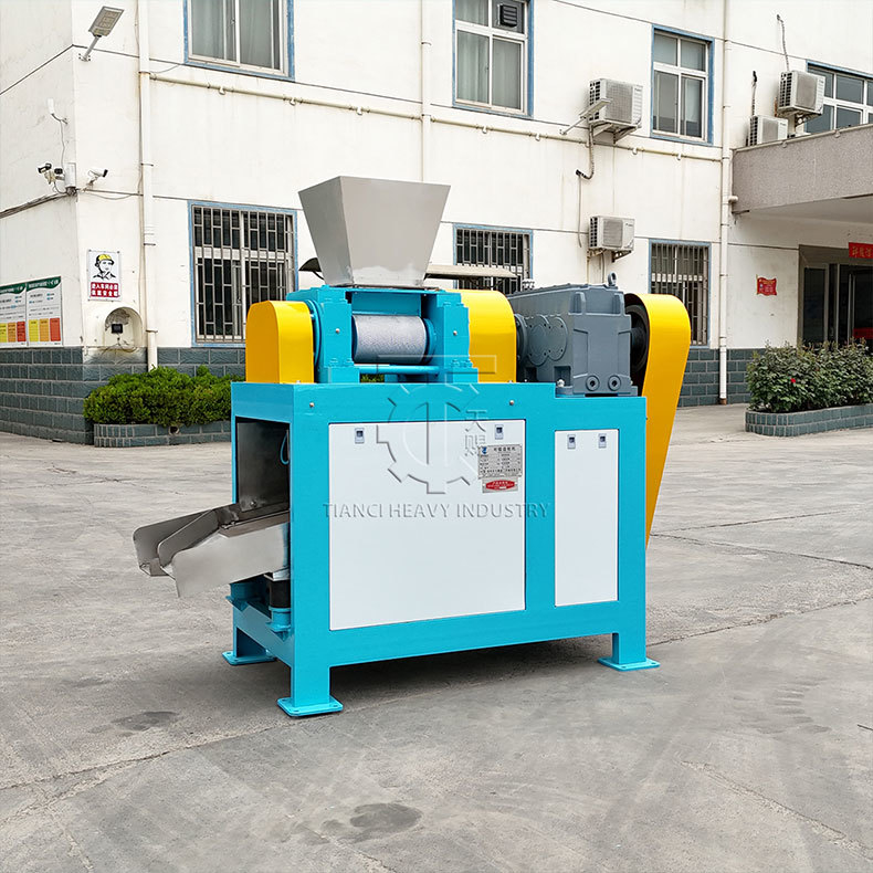 Granulator press roller ganda tipe kering untuk lini granulasi ammonium fertilizer carbonate granular